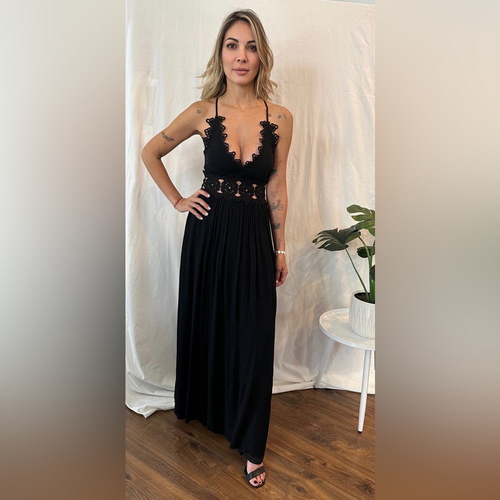 S O L D❗️❗️❗️Lulu black maxi dress. Size S. Maxi. Like new